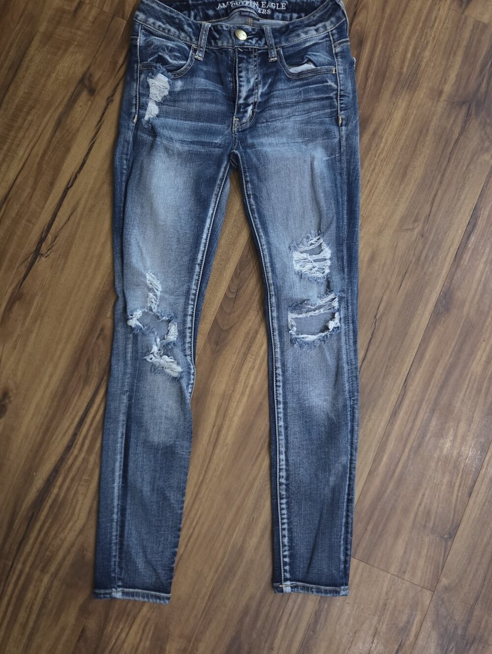 American Eagle Super Stretch Distressed Skinny Jeans Size 0 Short